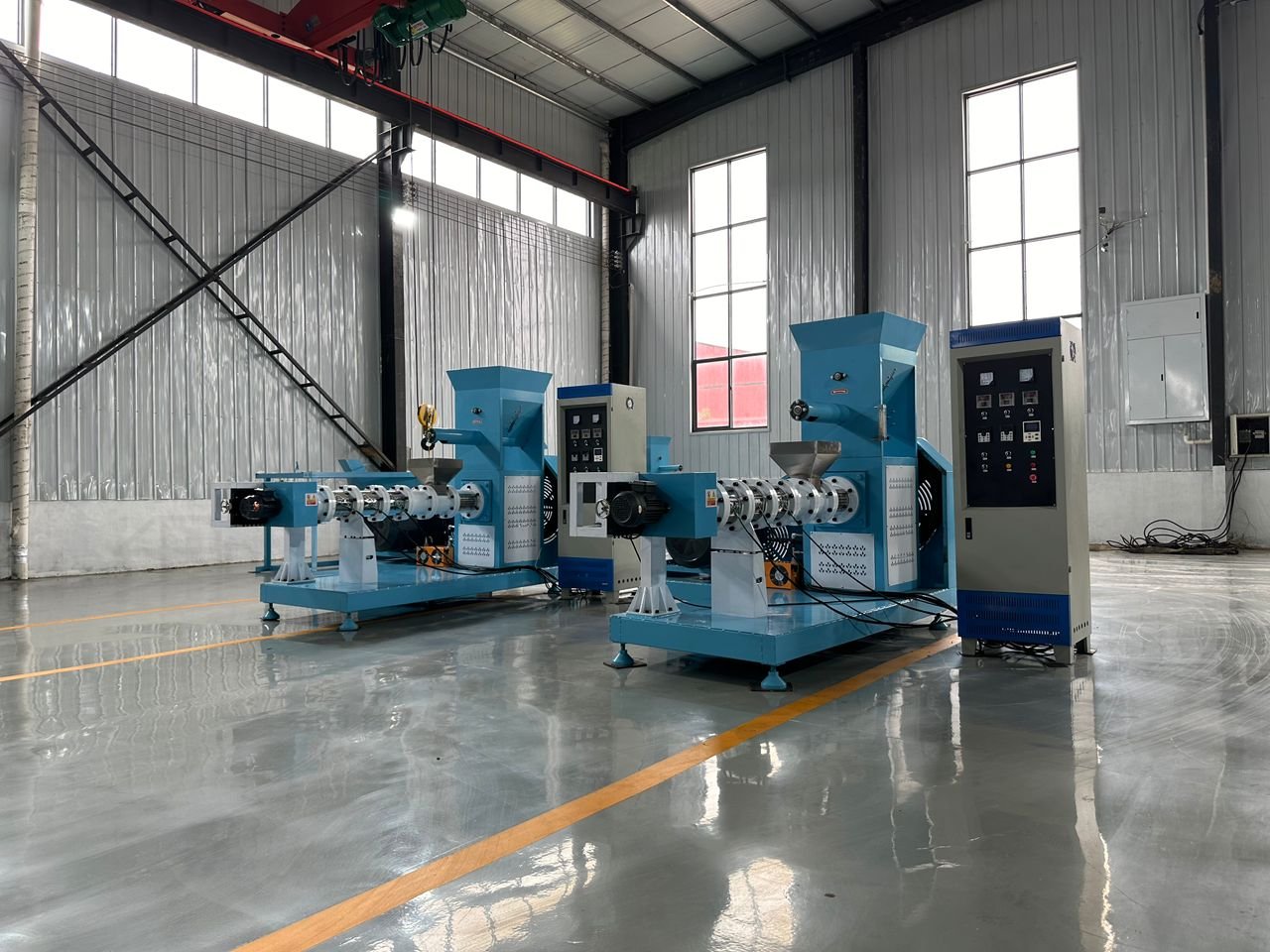 EXTRUDEUSE INDUSTRIELLE